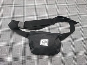 Unisex Herschel Black Hip Pack Fanny Pack Brand New - Picture 1 of 3