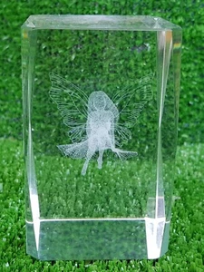 Lazzarotto "Fata Stilizzata Chiusa in un Prisma Retto A" + Illuminatore di Base - Picture 1 of 7