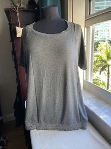Top manga corta Le Lis Blanc gris y brillo talla 6 - Imagen 1 de 7
