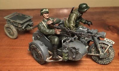 B1 Unimax Forces of Valor 1:32 WWII German Zundapp Motorcycle 82006 USSR, 1943 - Image 1 of 4