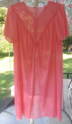 Vintage Vassarette XL Coral Lace Nylon Short Sleeve 3-Button Robe~Made in USA~x - Image 1 of 4