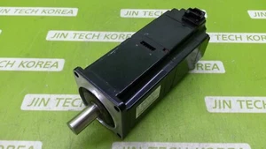 13371) [USED] YASKAWA SGMAS-04A2A2B / minor damage - Picture 1 of 8