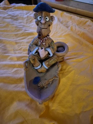 Räucherfigur Fischer Angler mit Boot aus Keramik Handarbeit - Bild 1 von 4