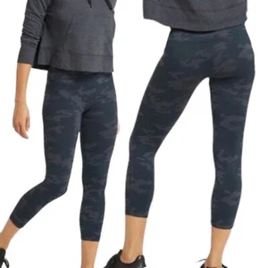 SPANX Black Camo Cropped Seamless Lamn Leggings NEW Medium - Picture 1 of 1