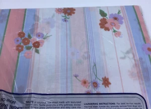 Pequot Non - Iron   Multicolored Floral Twin Size Fitted  Sheet Twilight - Imagen 1 de 8