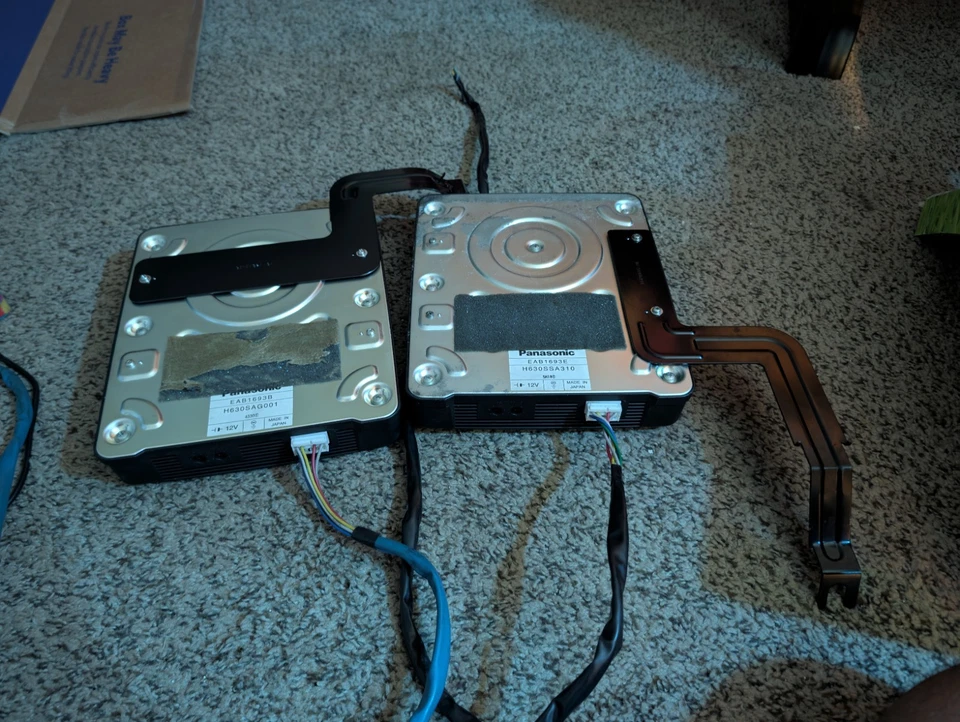 Subwoofers Legacy/Outback 2005-2009 H630SSA310 y H630SAG001 Foto 1 de 2