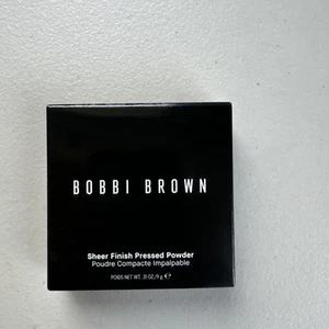 Bobbi Brown Sheer Finish Pressed Face Powder Soft Sand 0.31oz New In Box - Picture 1 of 3