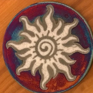 Spiral Sun Coaster Raku Pottery, handmade, handsigned - NEW - Picture 1 of 3