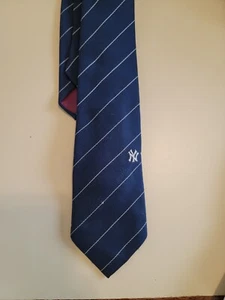Vintage Blue Pinstripe New York Yankees Official Merchandise Neck Tie Polyester - Picture 1 of 4