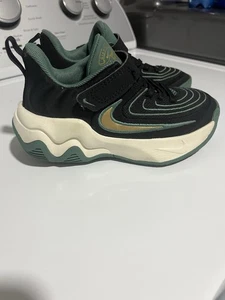 Nike Giannis Immortality 2 Schuhe Jugend Größe 11C Basketball HV9128-001 - Bild 1 von 8