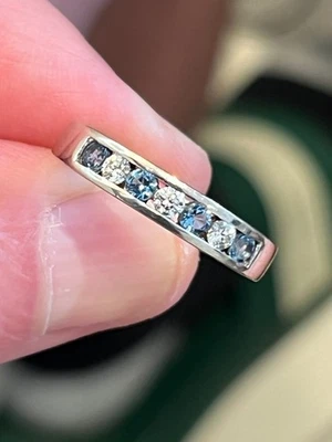 Anillo de oro de 18 quilates aguamarina y diamantes - original 2014 costo de recibo £1330 Foto 1 de 4