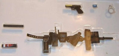 1/6 Dragon Undercover / secret Agent / Detective Pistol and Equipment set loose - Image 1 of 2