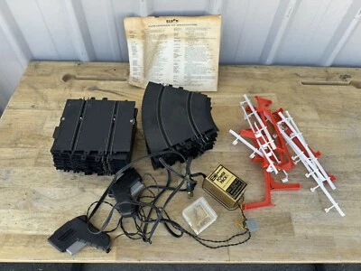 Vtg 1/32 1969 Eldon Slot Car Track Set Power Pack Controllers Rails Lot -No cars - Image 1 of 4