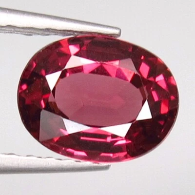 DAZZLING! 1.05ct.Rich AAA Raspberry Pink Rhodolite Garnet Madagascar Oval 7x5mm. - Image 1 of 4