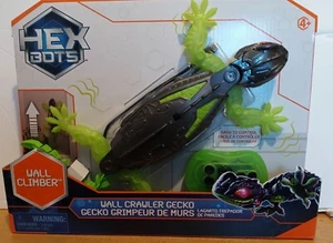 HEX BOTS Wall Crawler Gecko - Remote Control Lizard with LED Eyes Climbs Walls - Picture 1 of 2