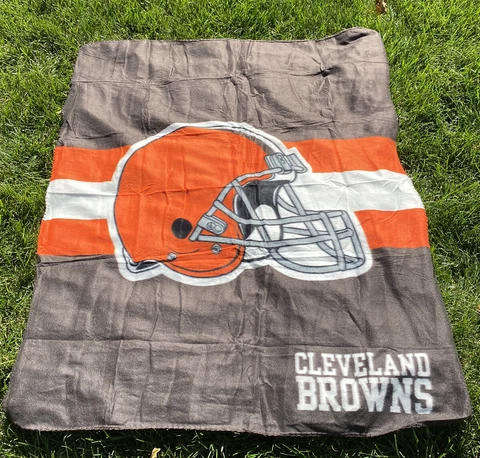 NWT NEW NFL CLEVELAND BROWNS SOFT TAILGATE FLEECE THROW BLANKET 40x50 DOG POUND Cover