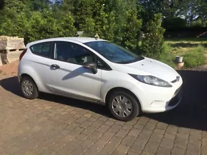 Ford Fiesta weiß Schräghecklimousine - Bild 1 von 1