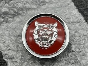 NEW GENUINE JAGUAR ALLOY WHEEL CENTRE CAP BADGE RED / SILVER MJB6249AA XJ XK XJS - Picture 1 of 10