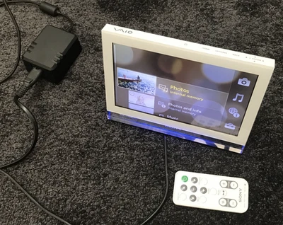 Sony Digital Photo Frame VGF-CP1 - Image 1 of 4