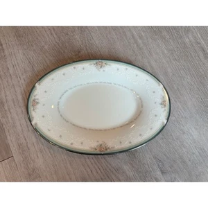 Plato de mantequilla ovalado Noritake China Greenbrier 4104 placa base barco salsa 8" 2 disponibles - Imagen 1 de 5