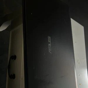 Die Tastatur Ist Kaputt, Ein Paar Buchstabieren Fehlt - Bild 1 von 4