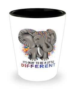 AUTISM Shot Glass, ESTÁ BIEN SER UN POCO DIFERENTE, Shot Glass Regalo, Autismo - Imagen 1 de 1