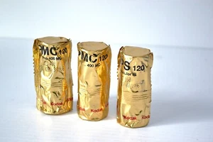 2 rolls Kodak Pro 400MC 120 Color + 1 Roll Vericolor 160 color 120 film. Exp 96 - Picture 1 of 2