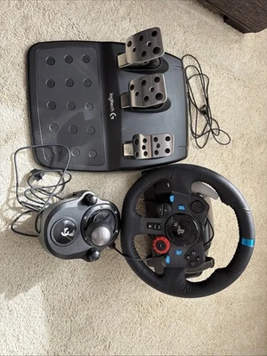 Logitech G29 Driving Force Racing Wheel and Floor Pedals with Gear Shifter - Image 1 of 4