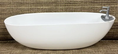 2015 Barbie Dream House peças de reposição banheira branca banheira de imersão com torneira - Imagem 1 de 4