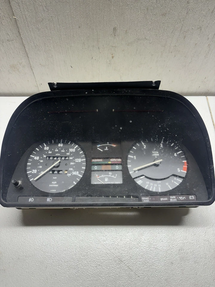 Cuadro de instrumentos 82-88 BMW E28 528e 160 k millas sin probar/piezas Foto 1 de 4