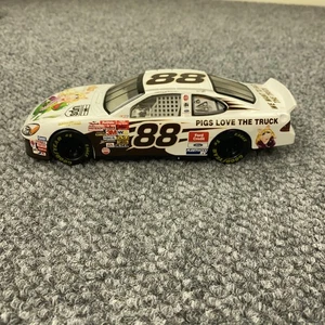 Vtg Dale Jarrett #88 2002 Muppets Ford Diecast 1:24 Kermit Miss Piggy NASCAR - Picture 1 of 19