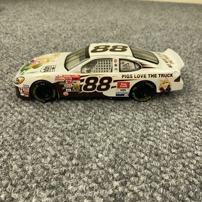 De colección Dale Jarrett #88 2002 Muppets Ford Diecast 1:24 Kermit Miss Piggy NASCAR Foto 1 de 4