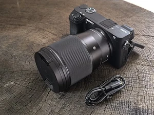 Sony A6300 Alpha 6300 Gehäuse + SIGMA 16mm F/1.4 - Bild 1 von 12