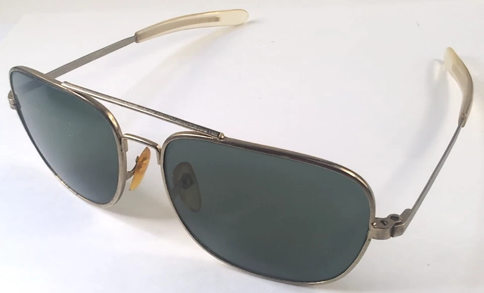 Gafas de sol Pyramid LTD Engineering Aviator de colección, ¡raras! Foto 1 de 4