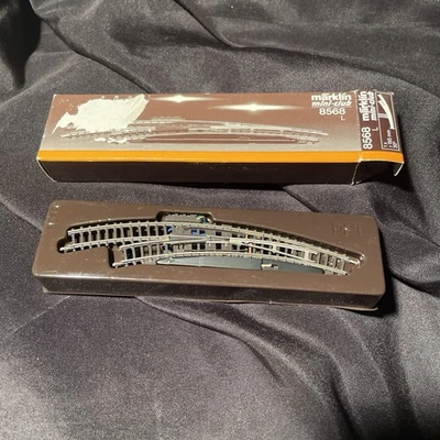 Marklin 8568 L Z 7-11/16" 30° Electric Left Curved Switch Turnout - Image 1 of 4