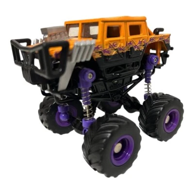 Authentic Spin Master 2000 Hummer Monster Turck 1:32 scale- Great Condition - Image 1 of 4