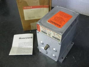HONEYWELL M744S1013 MODUTROL MOTOR ACTUATOR, 120v, 4-20 mA input 160 deg 1 min. - Picture 1 of 6