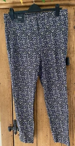 WOMENS FLORAL 3/4 LENGTH SLIM LEG STRETCH TROUSERS (SIZE 14) - Picture 1 of 7