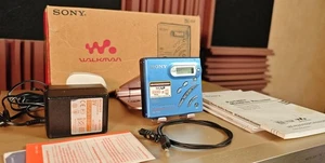 Sony MZ-R500 Walkman MiniDisc Recorder MDLP ottime condizioni ~ completo di scatola - Foto 1 di 5