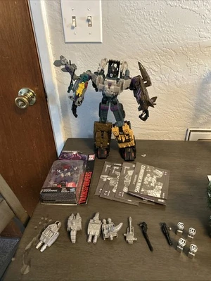 Hasbro Transformers Combiner Wars Combaticons Bruticus with Shockwave - Image 1 of 4