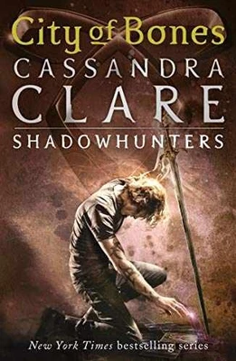 City of Bones (Mortal Instruments, Bk 1) - Paperback, by Cassandra Clare - Good Foto 1 de 2