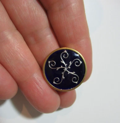 Antiguo botón francés del siglo XIX de latón dorado azul cobalto esmalte con diseño de lámina de plata Foto 1 de 4