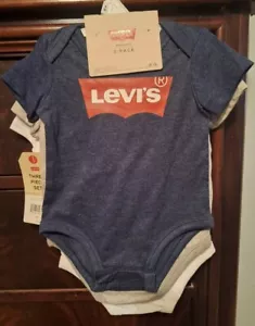 Pack de 3 bodys Levi's talla recién nacido a 6 meses nuevos con etiquetas - Imagen 1 de 6
