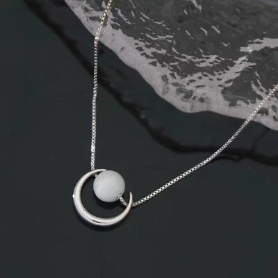 Gargantilla mágica para mujer con colgante de luna de ópalo de plata de ley 925 Foto 1 de 4