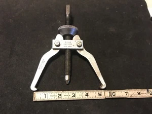 Proto Tools 2 Jaw Adjustable Reversible Bearing, Pulley, Gear Puller Set 4061 - Foto 1 di 6