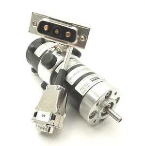 Motor de CC PARVEX Parker RS230C1R1141, 0,32 NM, 3000 RPM, eje de 1/4", 24 V 5,8A con velocímetro - Imagen 1 de 9
