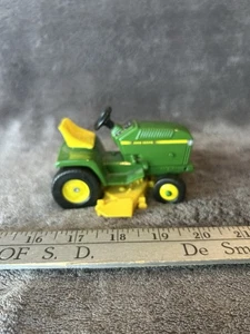 Vintage 1988 John Deere 200 Rasenmäher Maßstab 1:16  - Bild 1 von 6