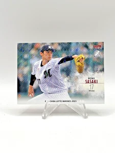 Tarjeta de novato (RC) Roki Sasaki 2023 BBM Chiba Lotta Marines RARA HOLO FOIL - Imagen 1 de 2