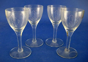 Set 4 Bicchieri Vino Liquore Cocktail Cristallo Trasparente Calice Inciso Monogramma S - Foto 1 di 3