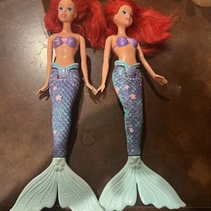 2 Stück Disney Die kleine Meerjungfrau Arielle Puppe Bad Beauty Splash Farbwechsel - Bild 1 von 4
